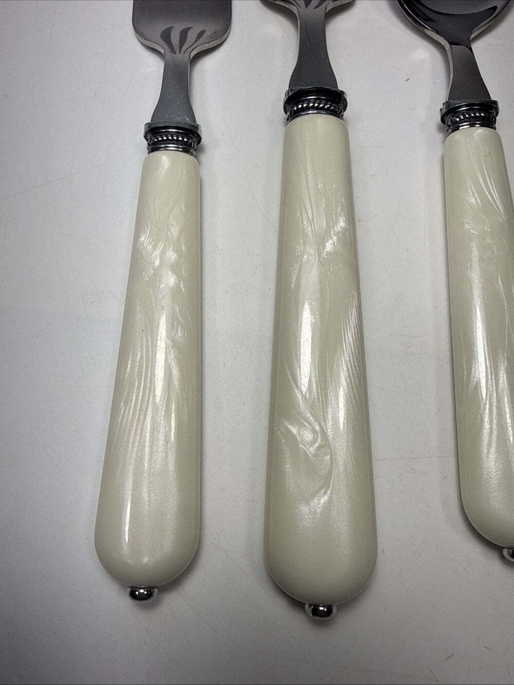 Vtg GH Stainless Flat Ware Cutlery Setting For 4 Pearl Handle - Picture 4 of 12
